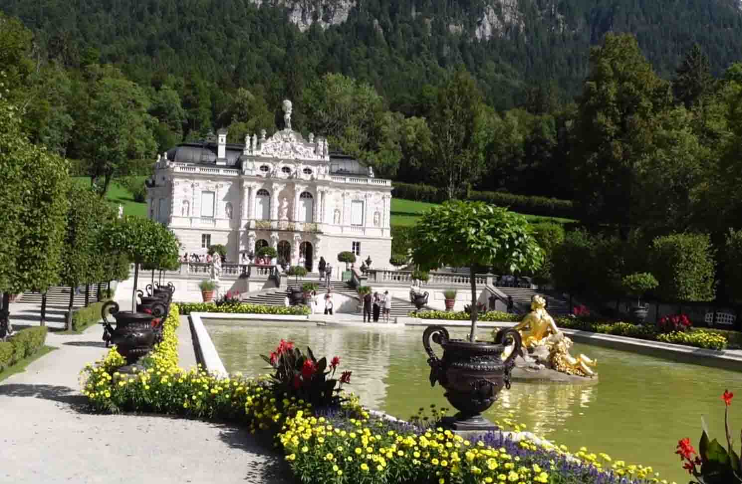 Schloss Linderhof met hofvijver