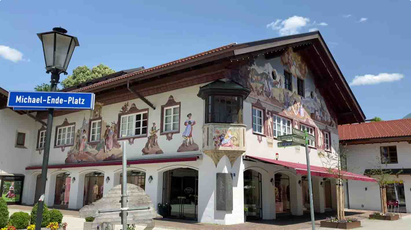 Beschilderde gevels in Garmisch-Partenkirchen
