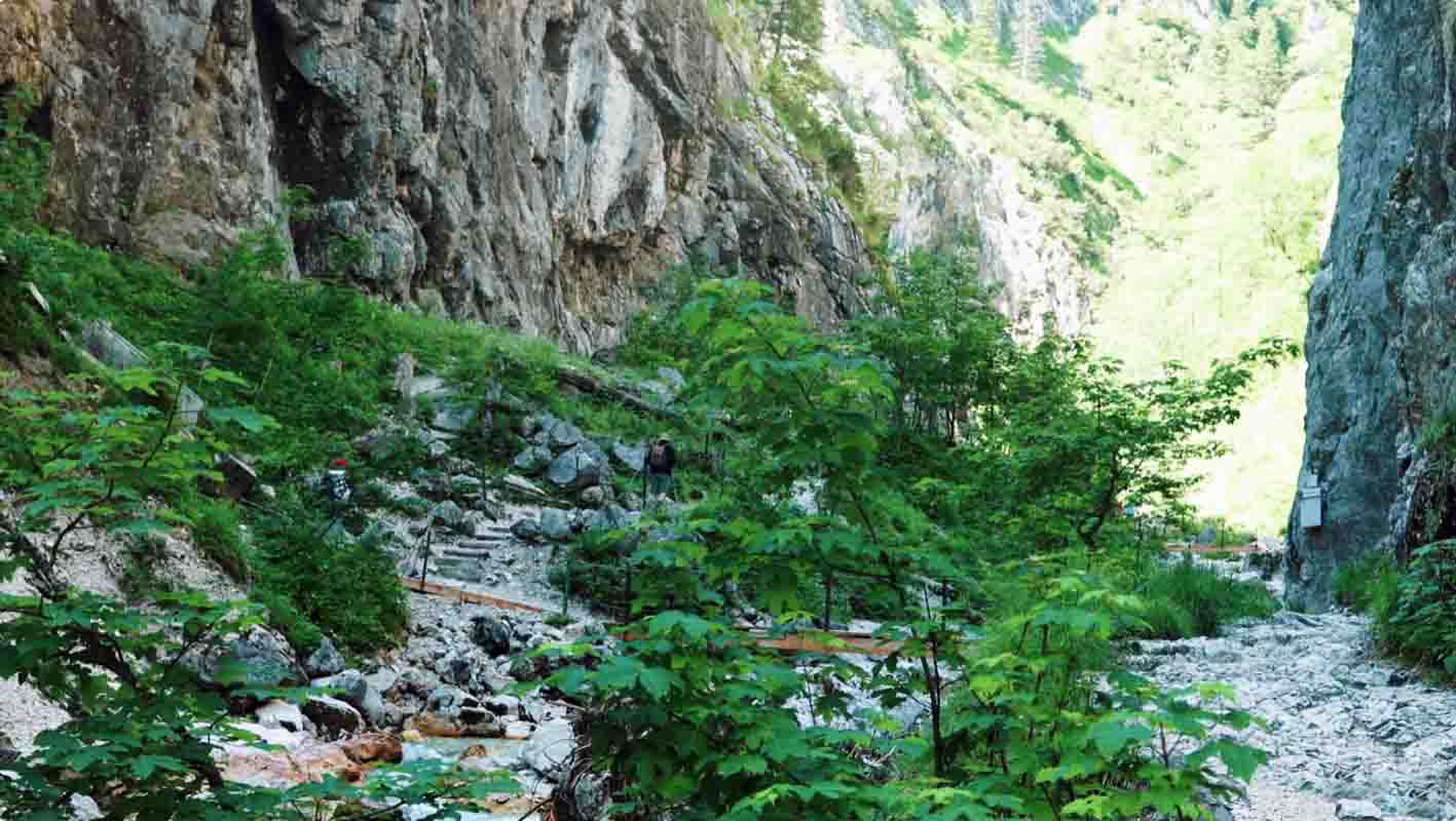 Na de Höllentalklamm kan je verder naar de Höllentalangerhütte wandelen